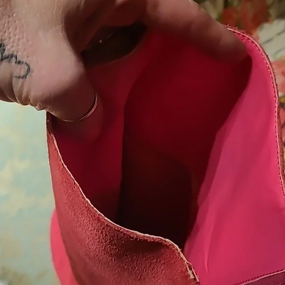 Boots - Picture 4 of 6